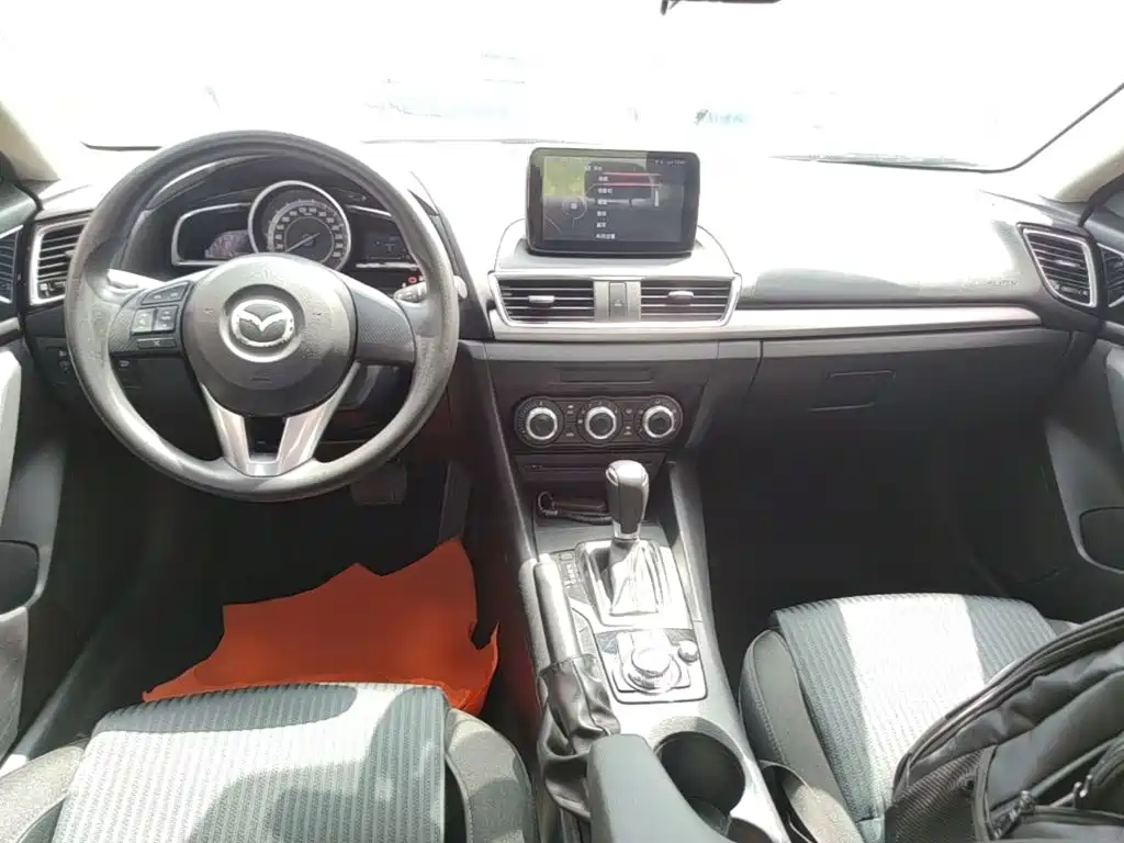 Mazda 3 Axela 2016