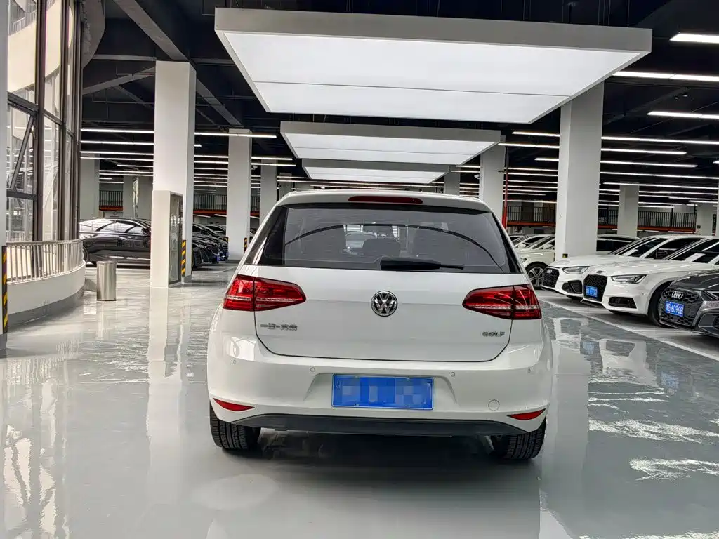 Volkswagen Golf 2017 — фото 15