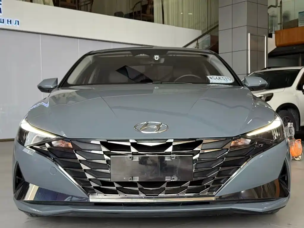 Hyundai Elantra 2022