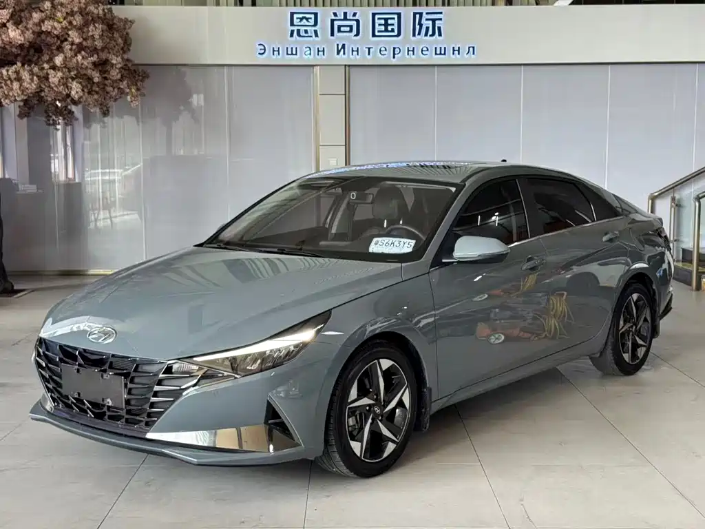 Hyundai Elantra 2022