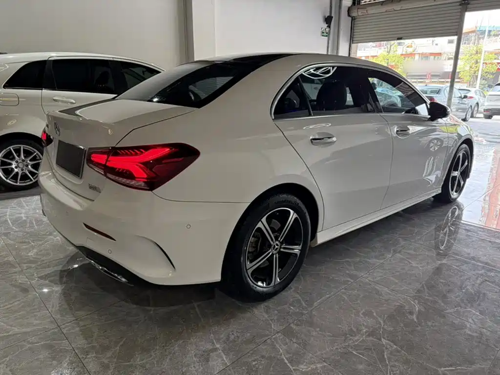 Mercedes-Benz A-Class 2022 — фото 10