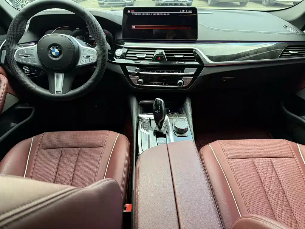 BMW 5 Series 2023 — фото 6