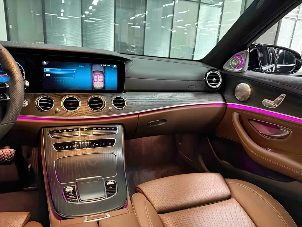 Mercedes-Benz E-Class 2022 — фото 16