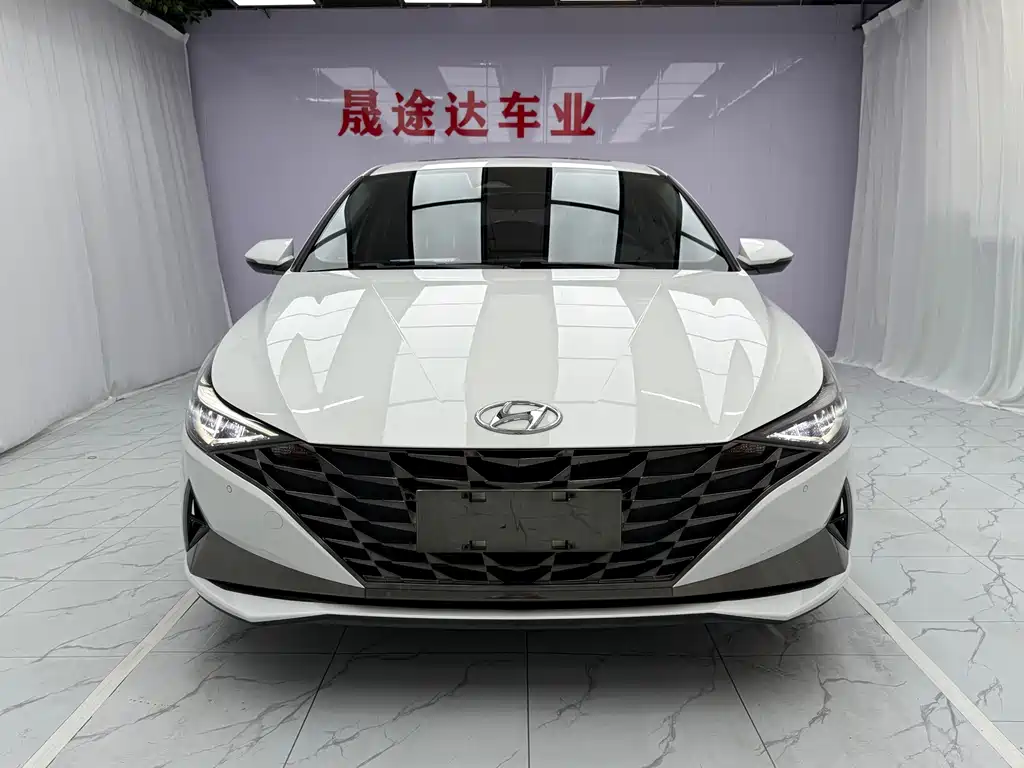 Hyundai Elantra 2022
