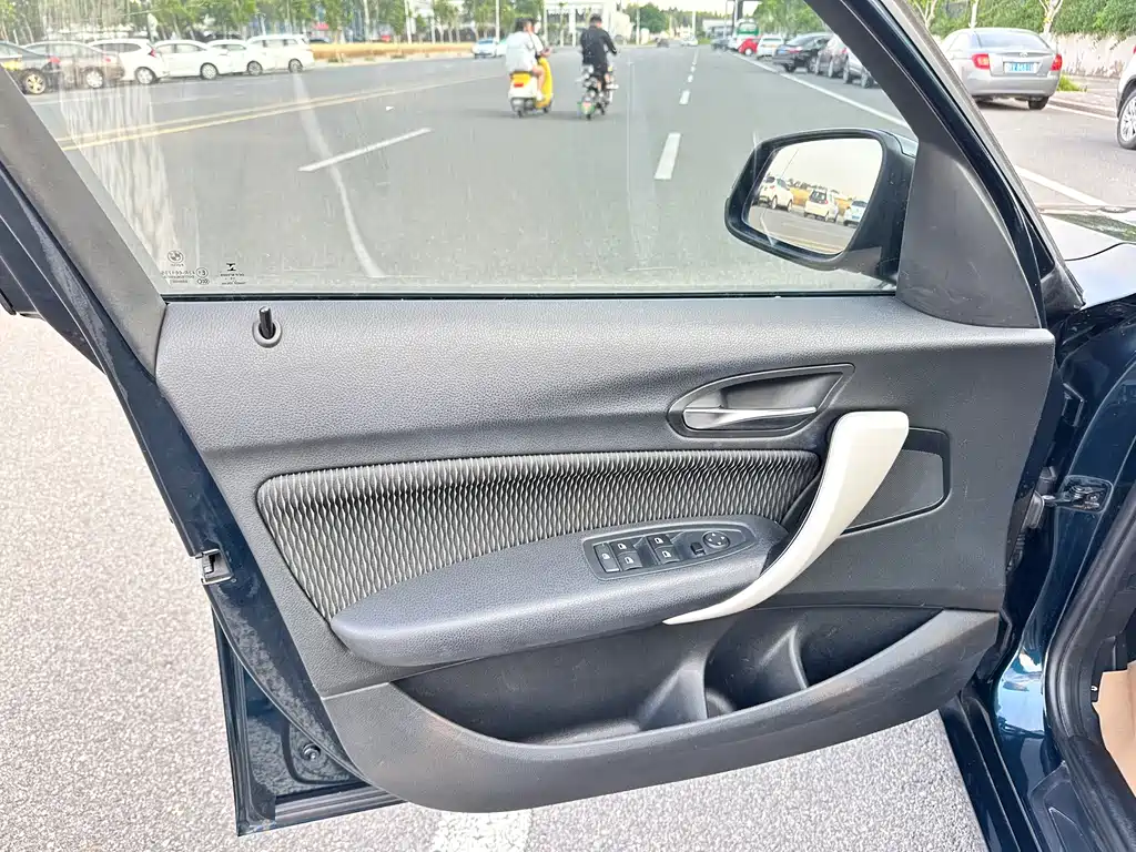 BMW 1 Series 2015 — фото 24