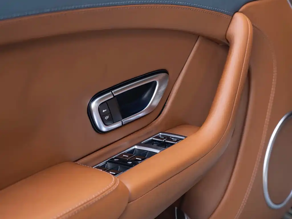Bentley Continental 2012 — фото 9