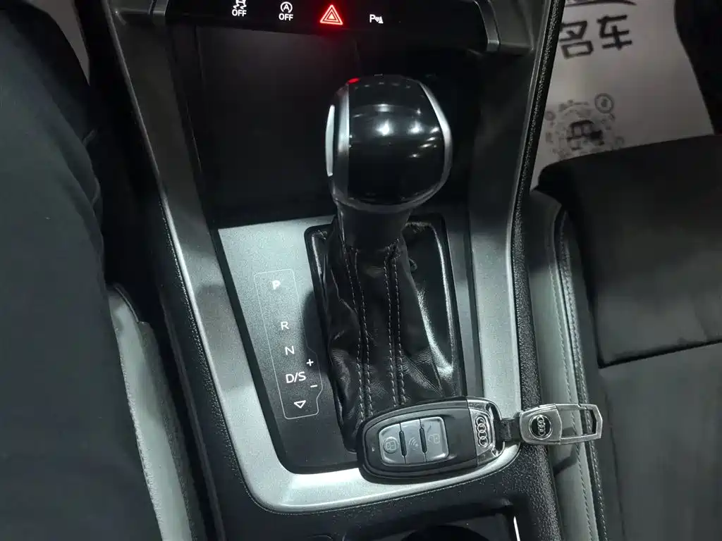 Audi Q3 2020 — фото 14
