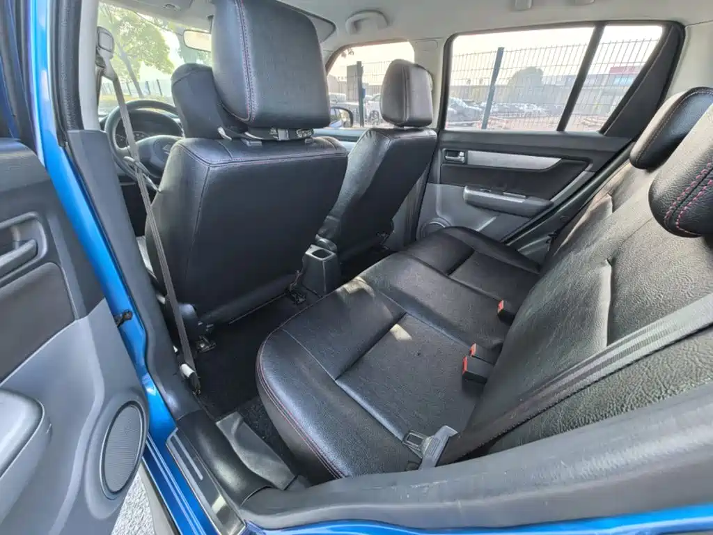 Suzuki Swift 2015 — фото 12