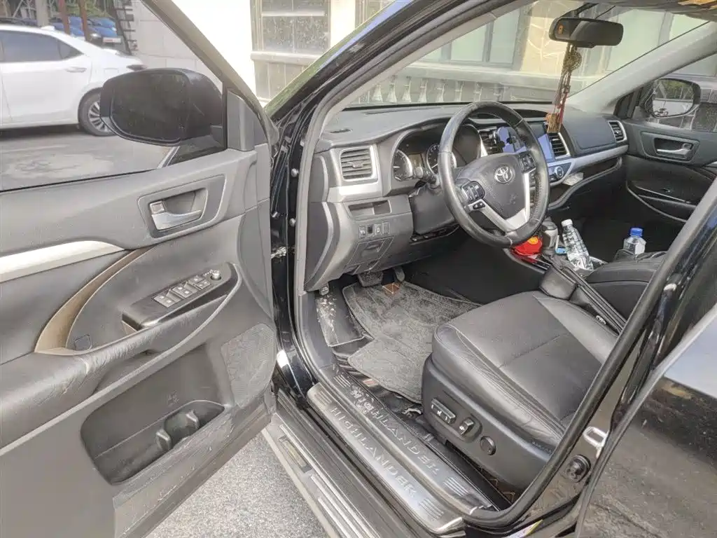 Toyota Highlander 2017 — фото 13