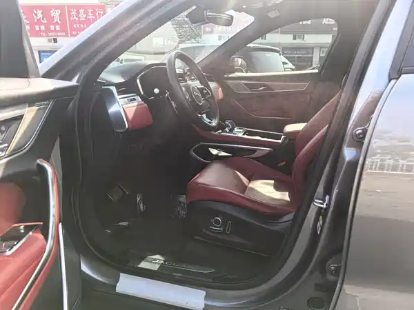 Jaguar F-PACE 2024
