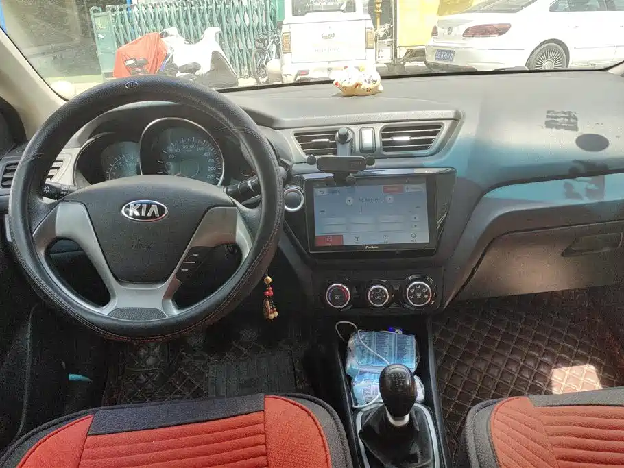 Kia K2 2015 — фото 12
