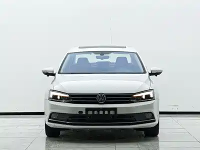 Volkswagen Sagitar 2018