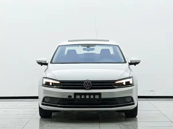 Volkswagen Sagitar 2018