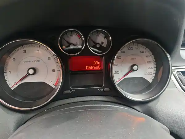 Peugeot 308 2016