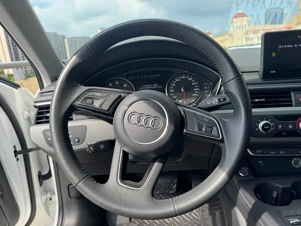 Audi A4L 2020 — фото 8