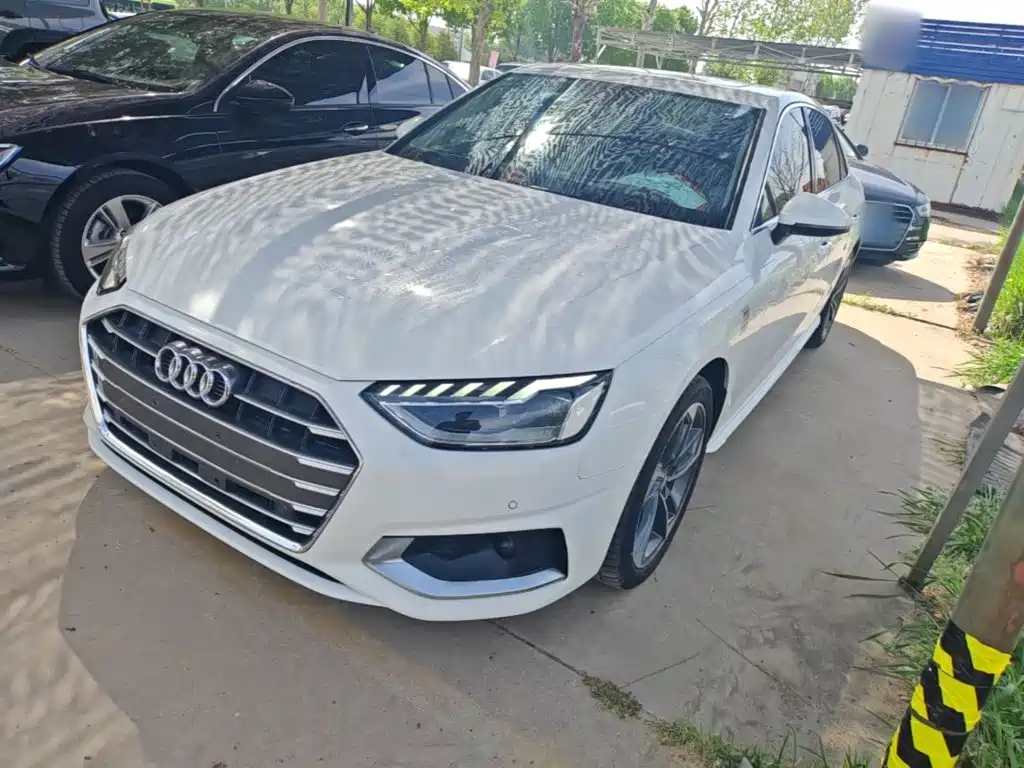 Audi A4L 2020 — фото 1