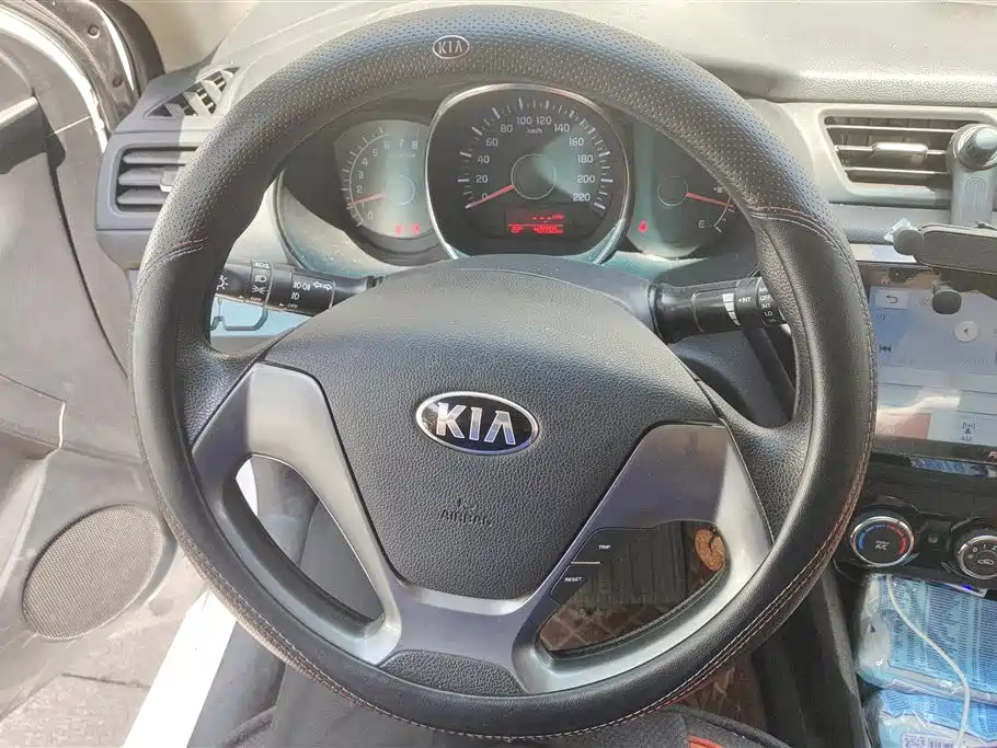 Kia K2 2015 — фото 15