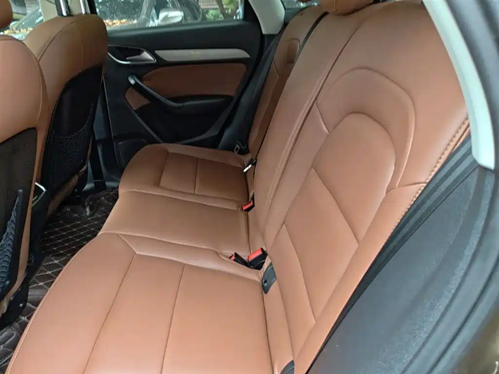 Audi Q3 2015 — фото 17