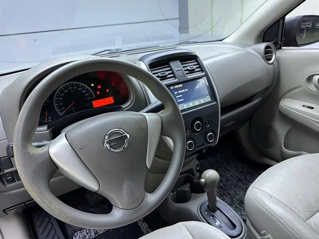 Nissan Sunny 2015 — фото 10