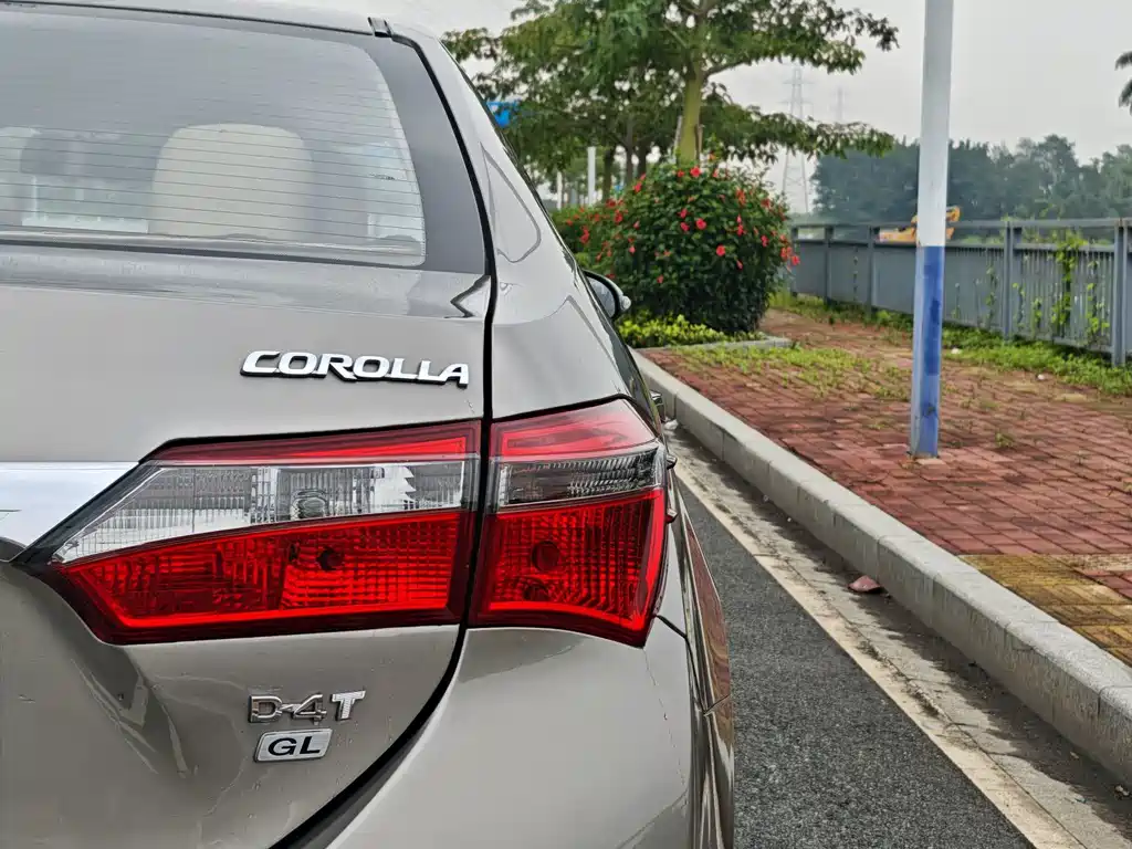 Toyota Corolla 2018 — фото 9