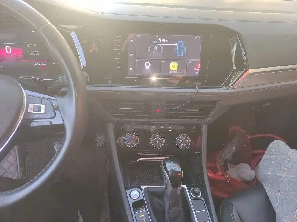 Volkswagen Sagitar 2022