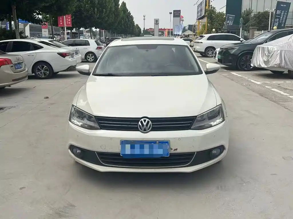 Volkswagen Sagitar 2013