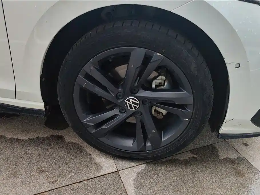 Volkswagen Golf 2021
