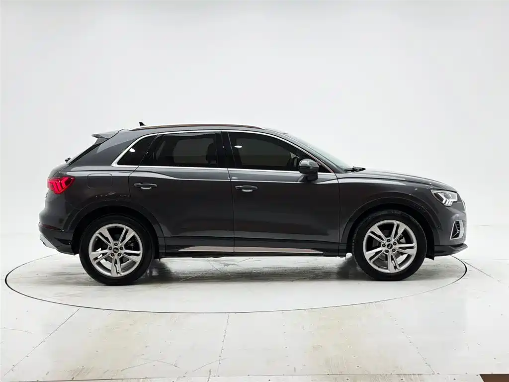Audi Q3 2022 — фото 9