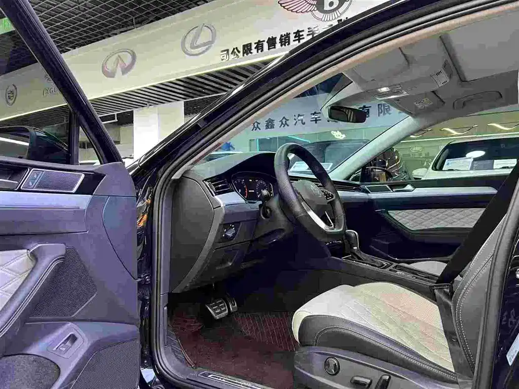 Volkswagen Magotan 2023 — фото 4