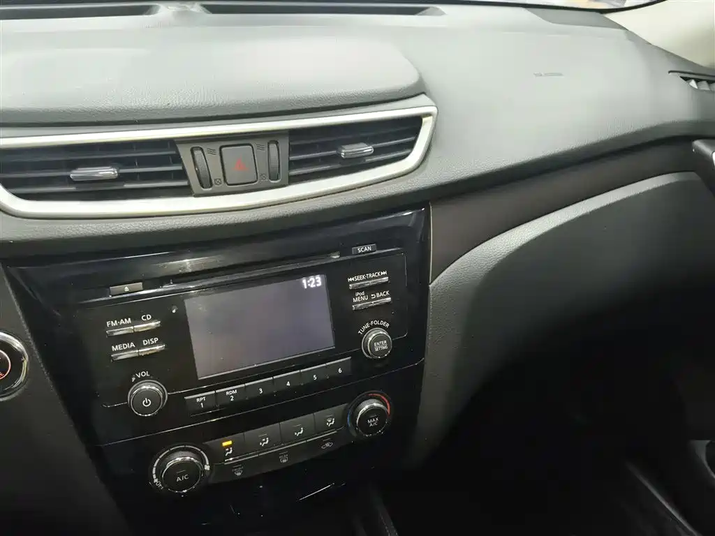 Nissan X-Trail 2016 — фото 9