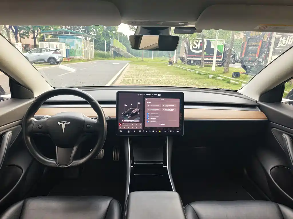 Tesla Model 3 2019 — фото 13