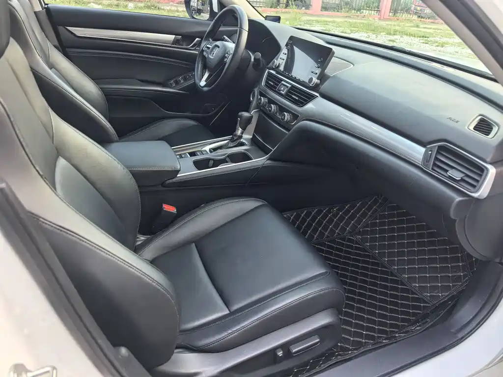 Honda Accord 2018 — фото 10
