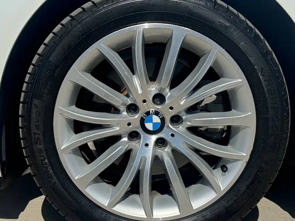 BMW 5 Series 2016 — фото 13