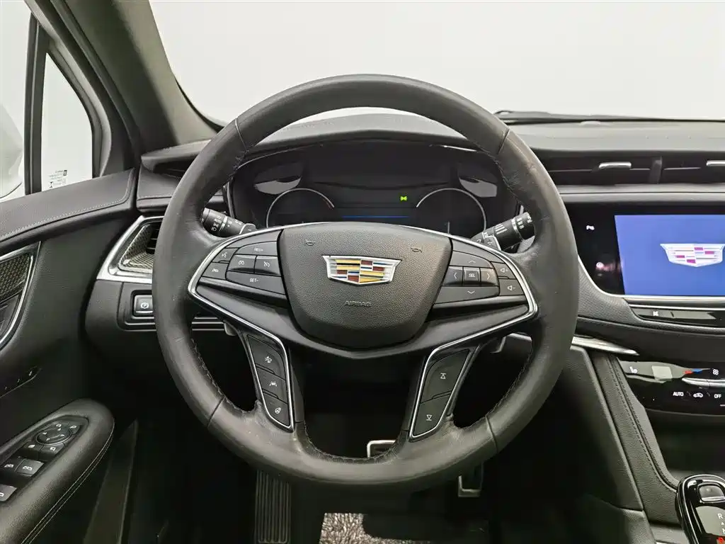 Cadillac XT5 2022 — фото 11