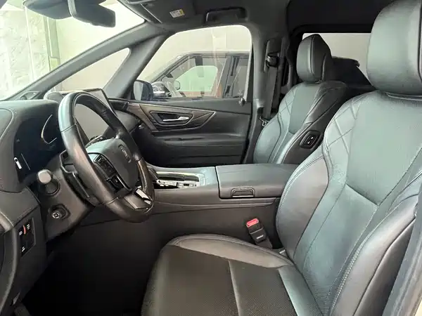 Toyota Vellfire 2024