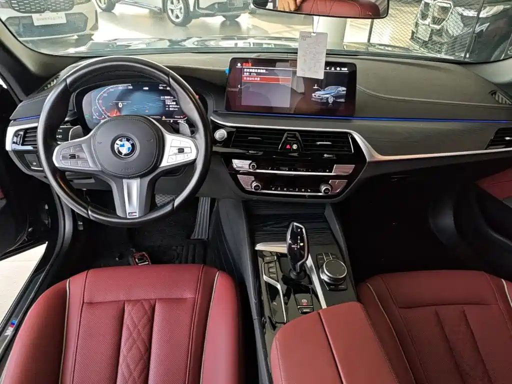 BMW 5 Series 2024 — фото 10