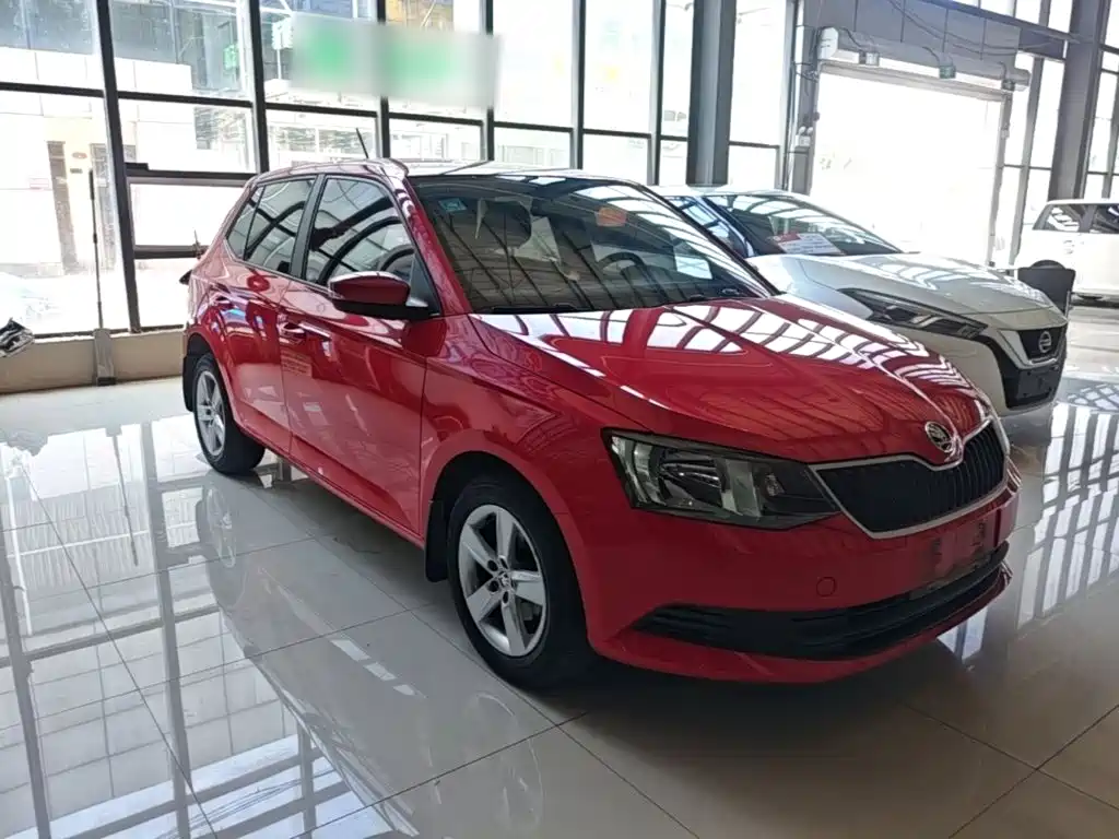 Skoda Fabia 2018 — фото 4
