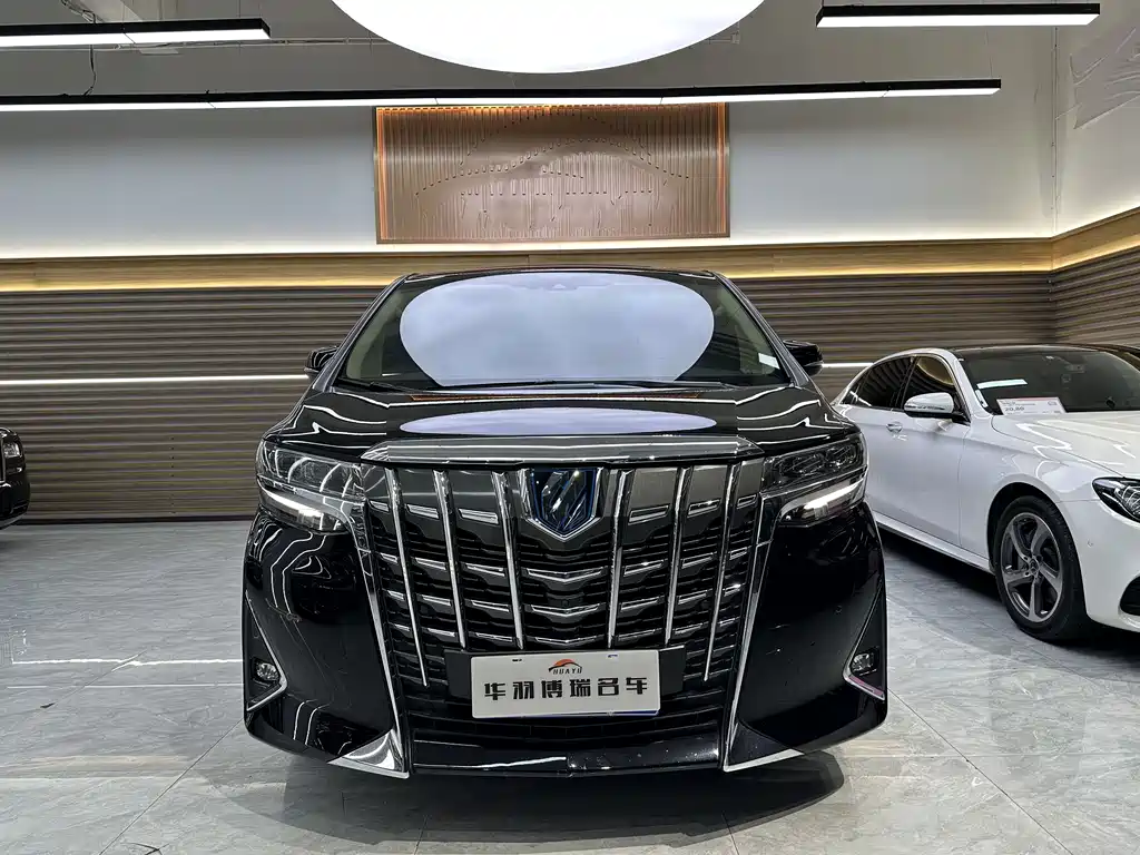 Toyota Alphard 2023 — фото 2