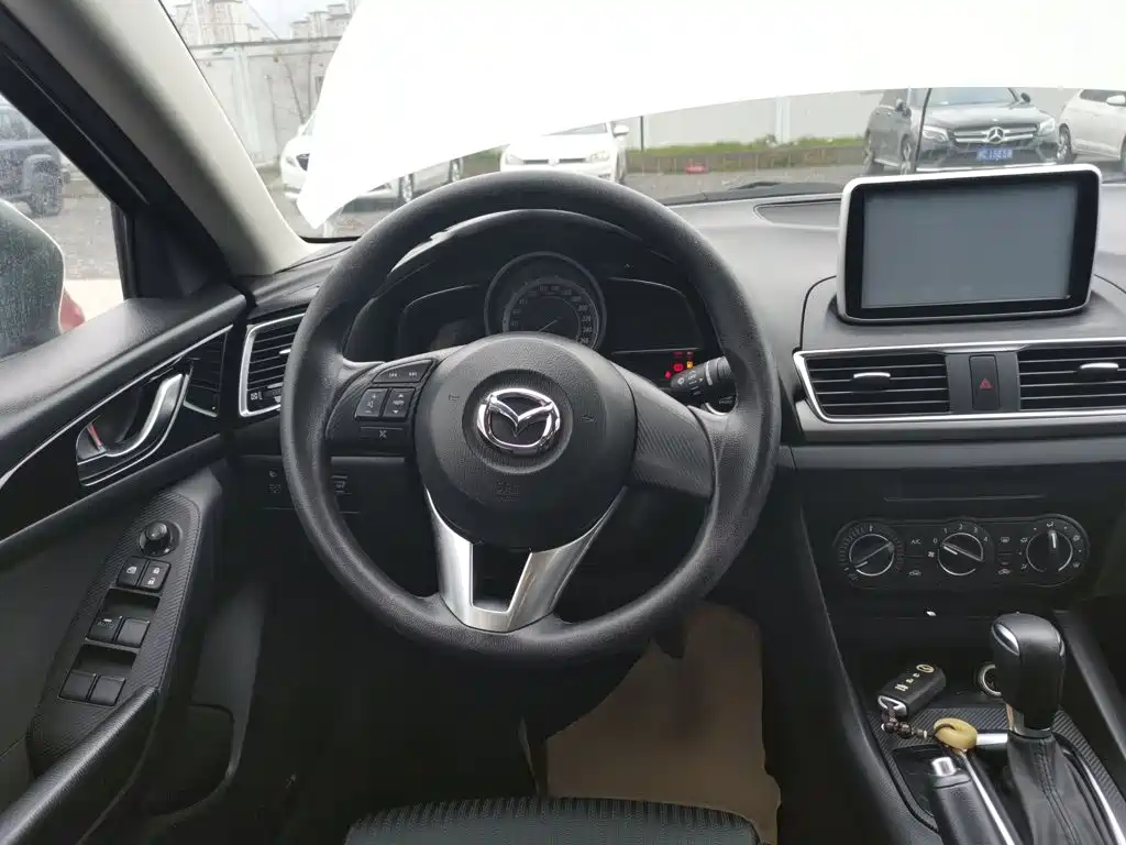 Mazda 3 Axela 2016 — фото 11