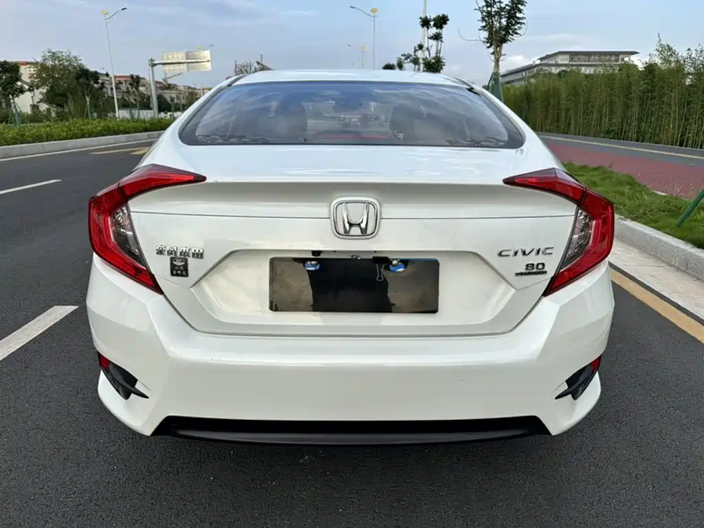 Honda Civic 2020 — фото 11