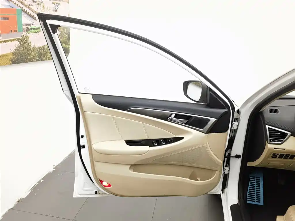 Changan Eado 2017 — фото 8