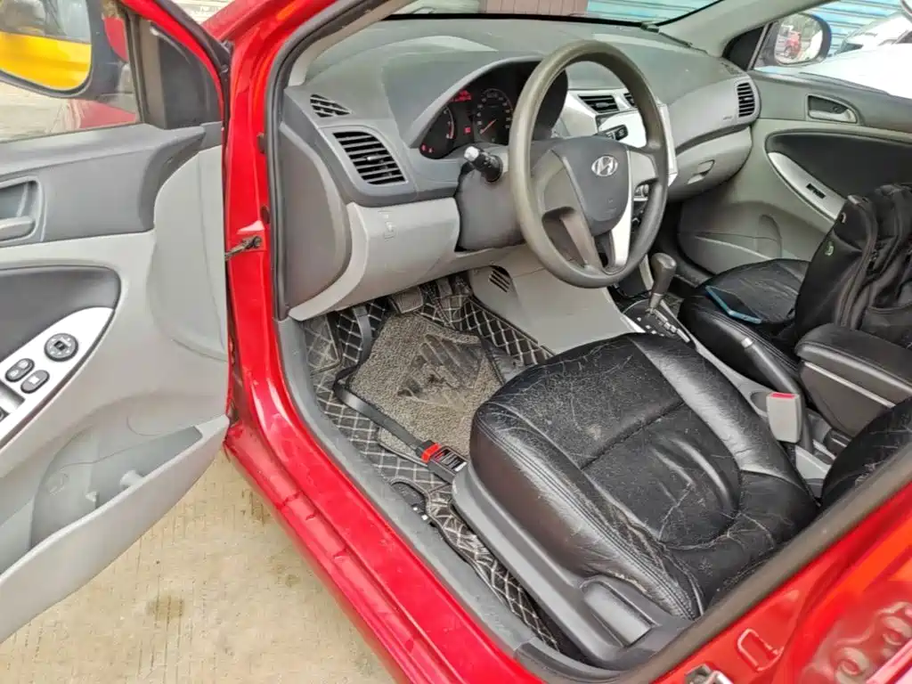 Hyundai Verna 2015 — фото 15
