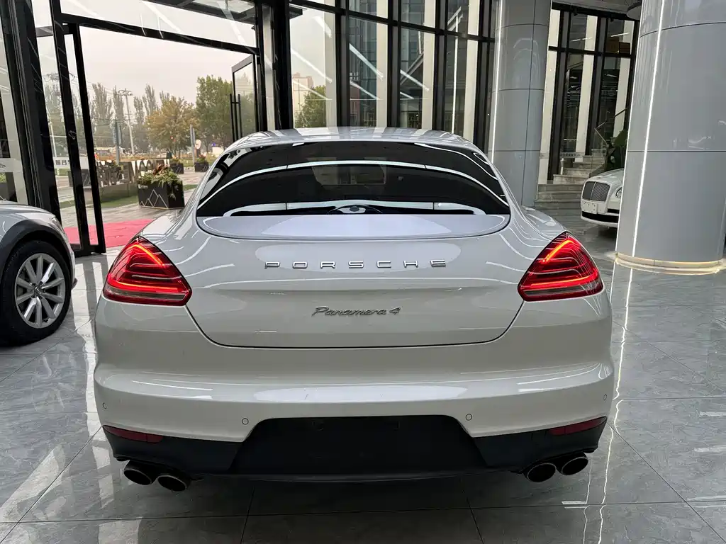 Porsche Panamera 2015 — фото 15