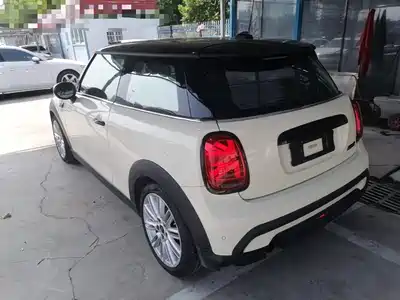 MINI MINI 2023