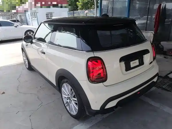 MINI MINI 2023