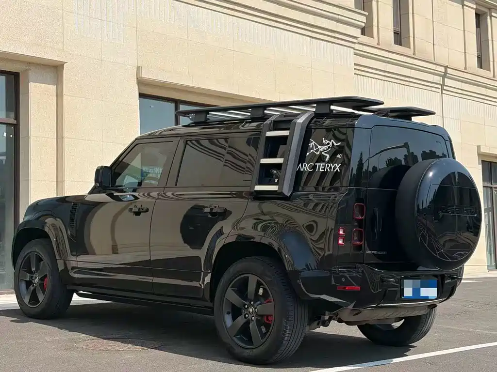 Land Rover Defender 2024 — фото 13