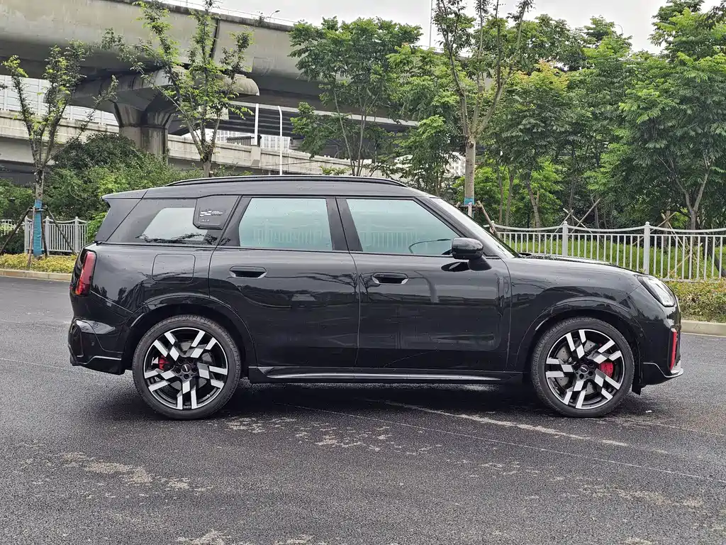 MINI JCW Countryman 2024 — фото 12