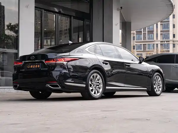 Lexus LS 2018
