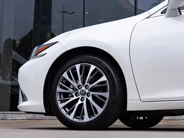 Lexus ES 2021