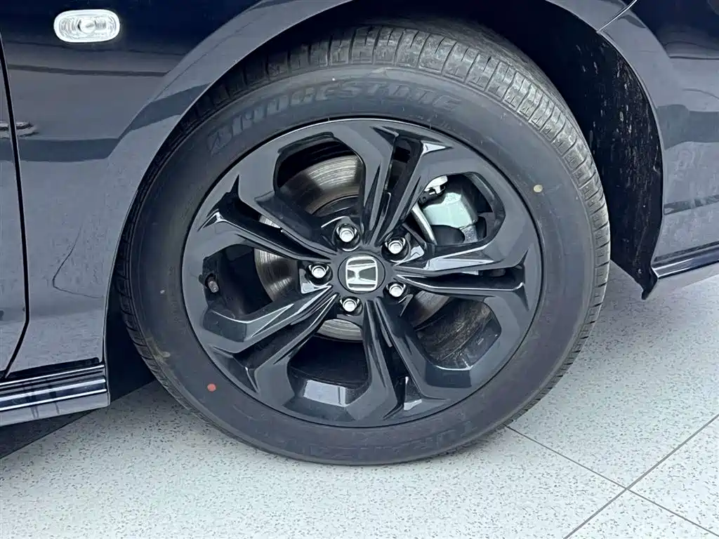 Honda Accord — фото 13